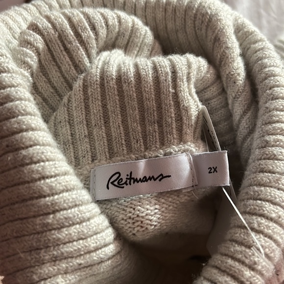 Reitmans turtle neck sweater - Picture 3 of 3